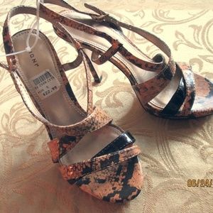 VINTAGE FIONI STILETTOS, ANIMAL PRINT HEELS, SZ 5